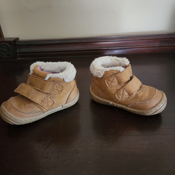Surprise Winter Boots with Fleece Trim - Size 3 - Picture 3 of 6